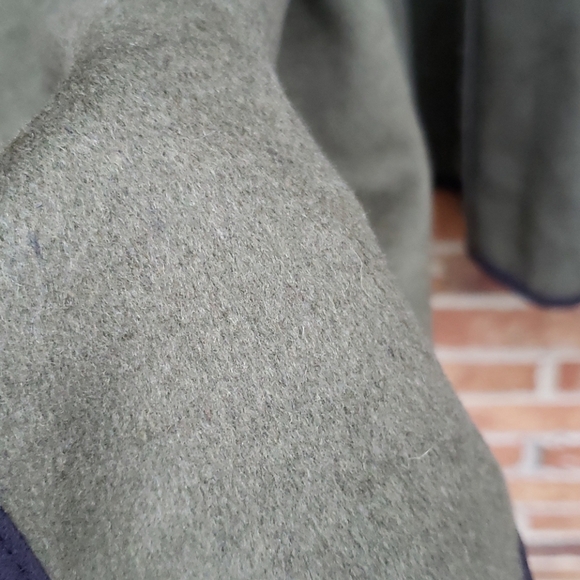 Olive Green Poncho - Picture 4 of 5